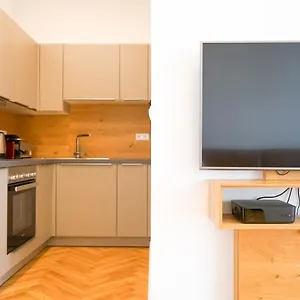 Nadland B7 Viena